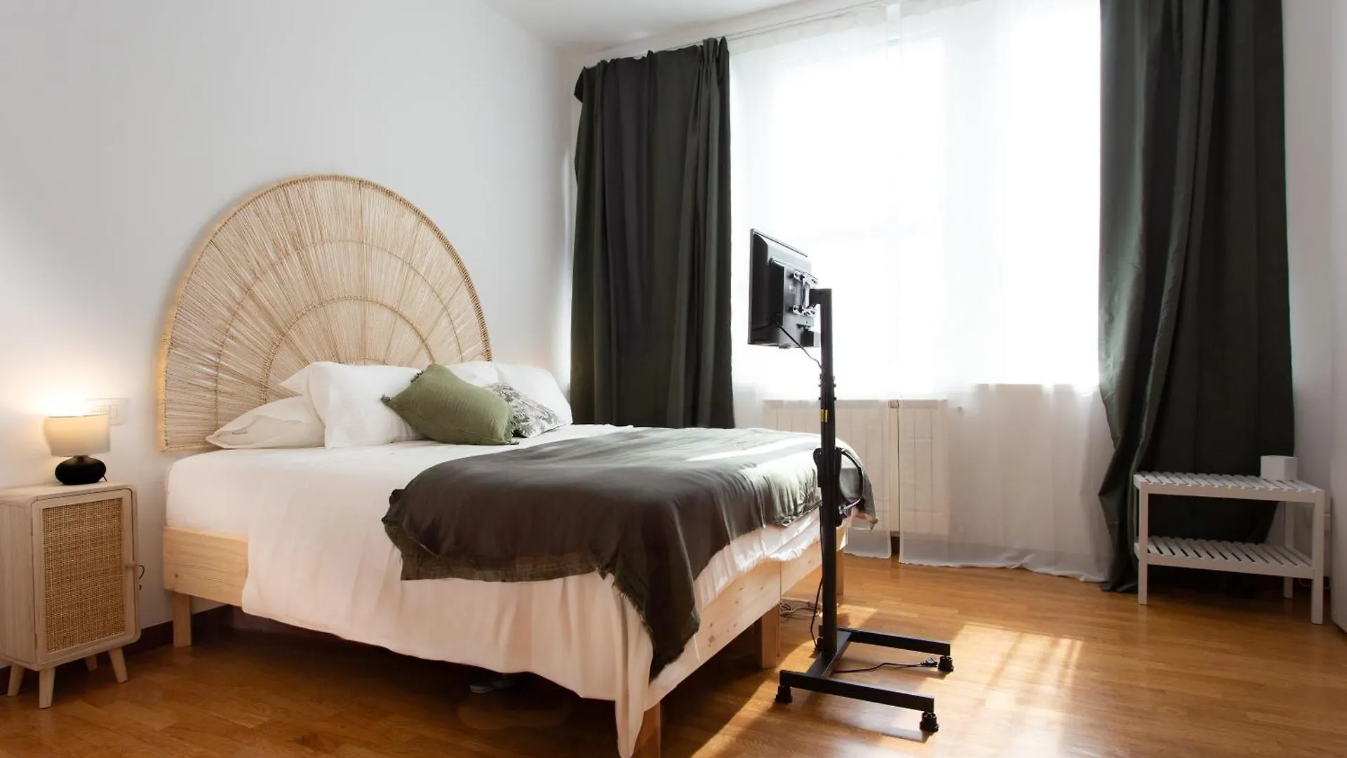 Columpio Milan Isola Rooms And Apartment Italia